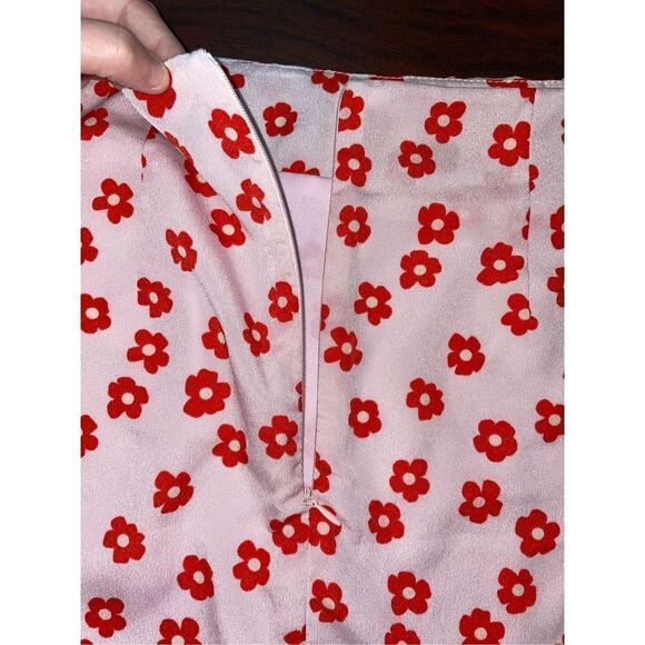 Shein Light Pink with Red Flowers Mini Skirt Zipper Size Small - Picture 4 of 11